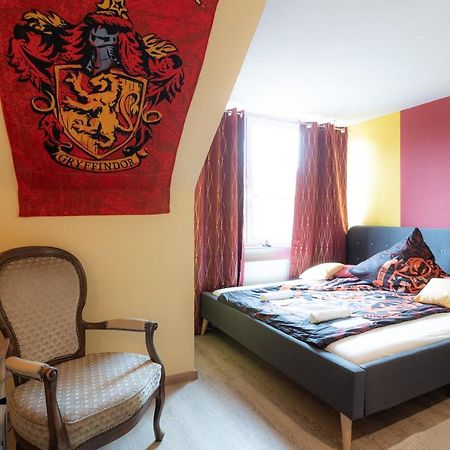 - Magical Harry Potter Apartment In Duisburg - 2 Mins Central Station Hbf - Kingsize Bed & Netflix - Bagian luar foto