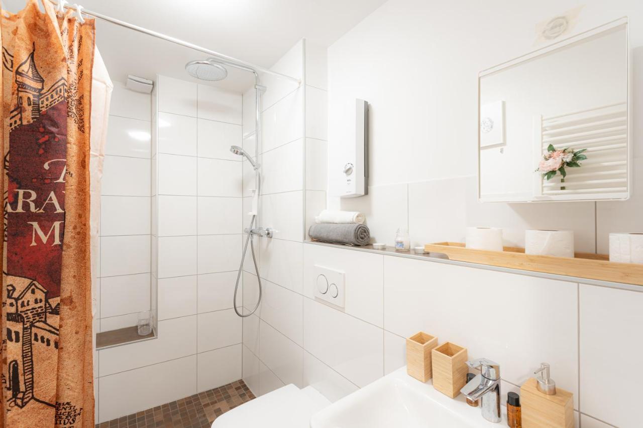 - Magical Harry Potter Apartment In Duisburg - 2 Mins Central Station Hbf - Kingsize Bed & Netflix - Bagian luar foto